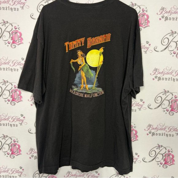 Tommy bahama tshirt hula girl Hawaii wardrobe malfunction skirt black decals - Picture 5 of 6